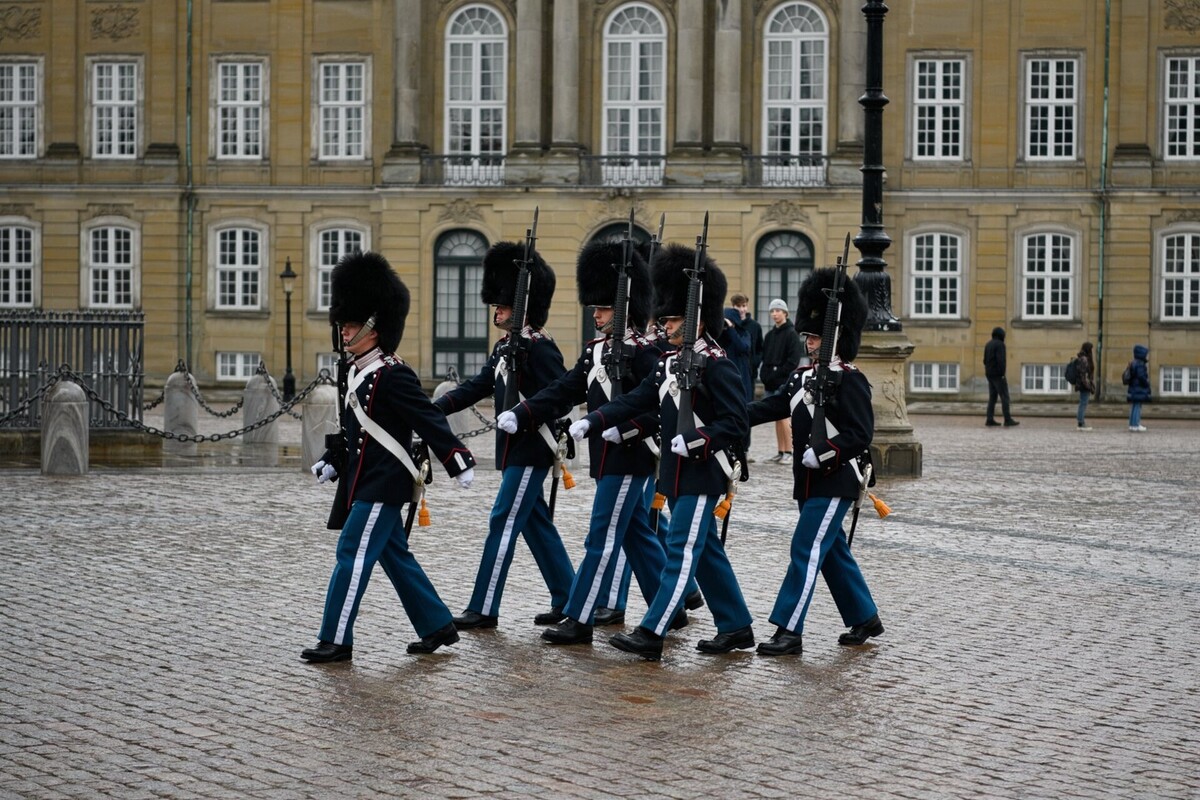 Uniform marching